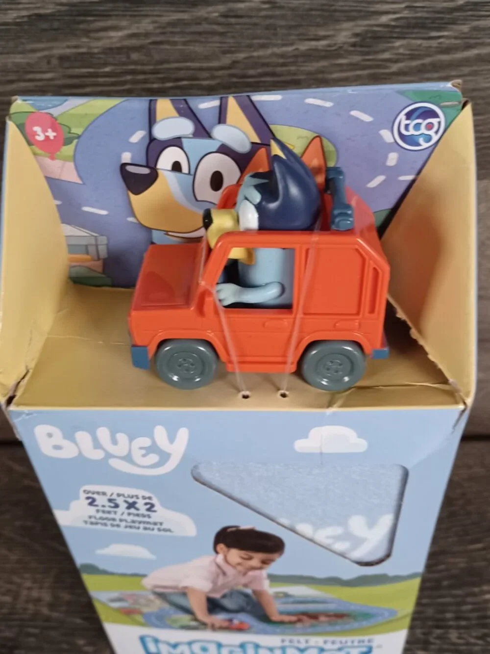 NIB Bluey Imaginmat Felt  2.5’ X 2’ Bluey In Car
